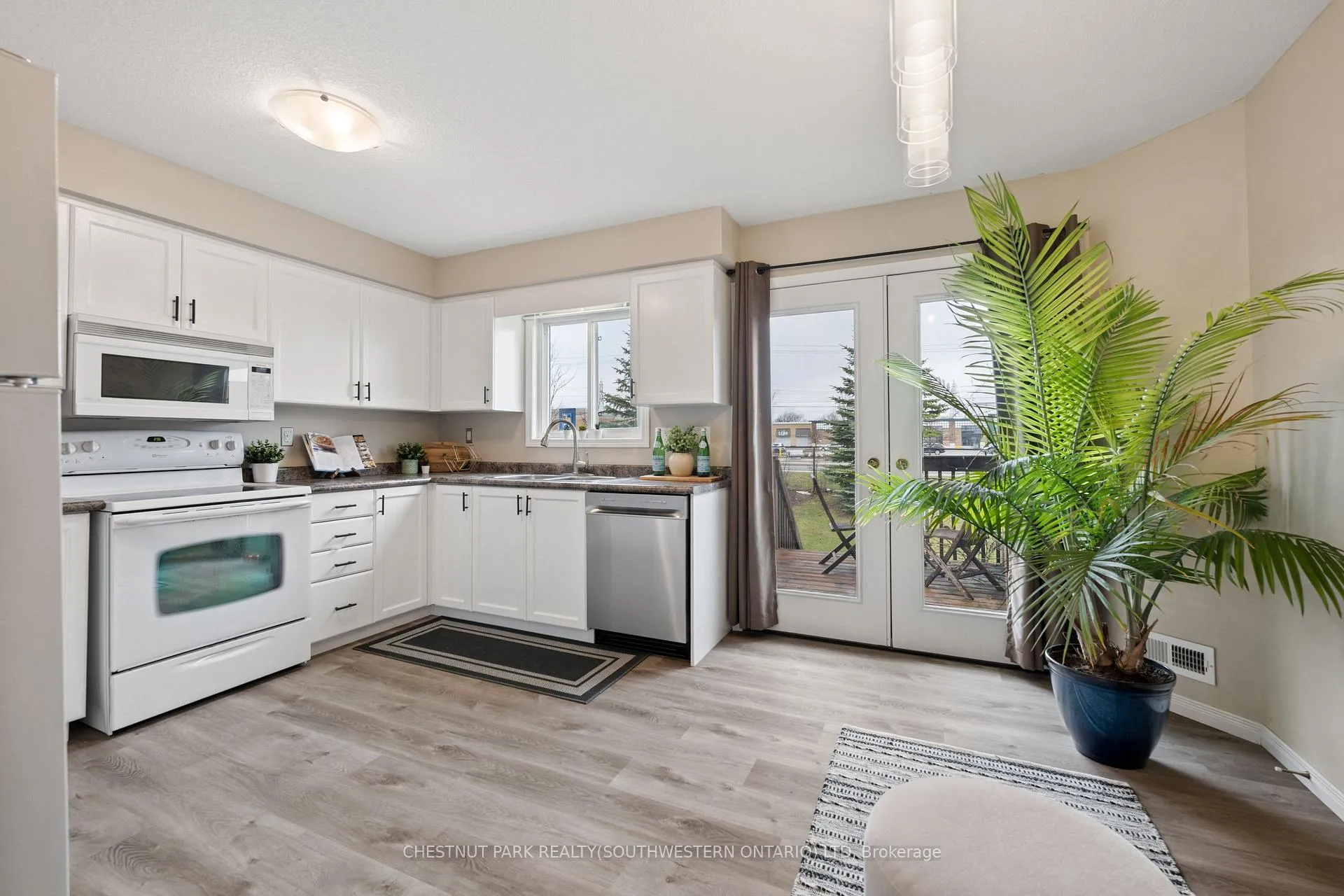 Photo 11 of Unit 1B, 240 Westmeadow Drive, Kitchener — HOMEH