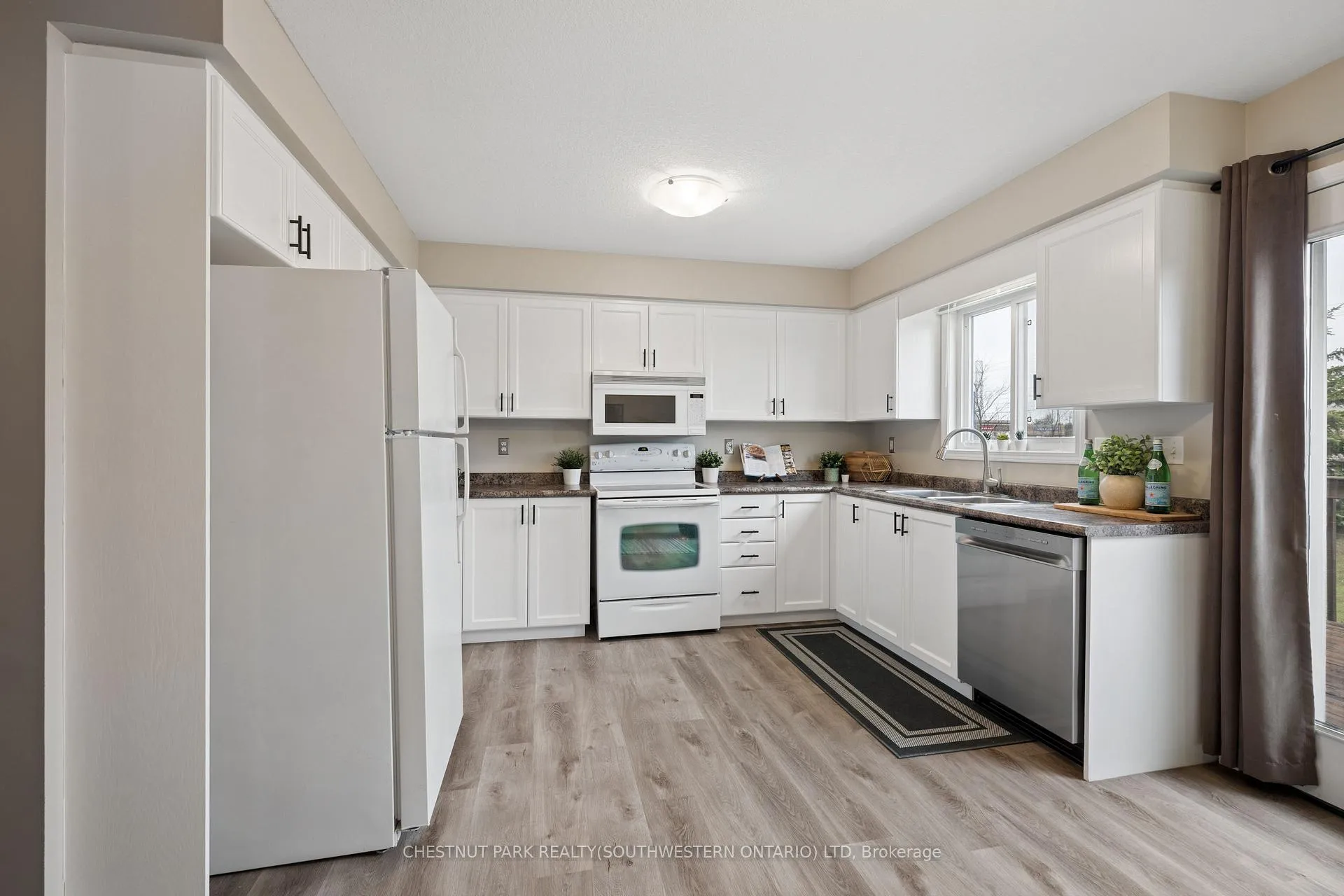 Photo 12 of Unit 1B, 240 Westmeadow Drive, Kitchener — HOMEH