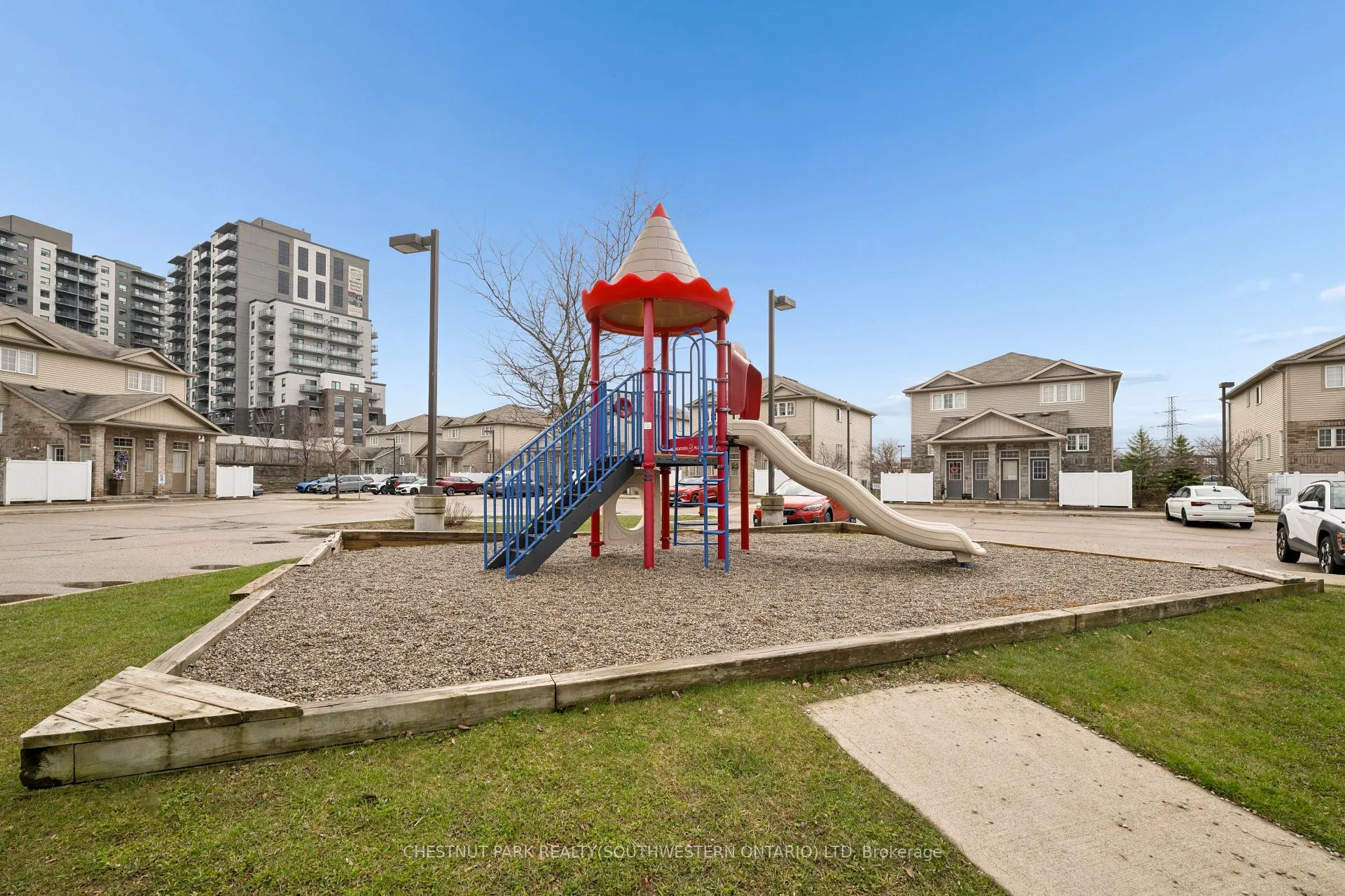 Photo 34 of Unit 1B, 240 Westmeadow Drive, Kitchener — HOMEH