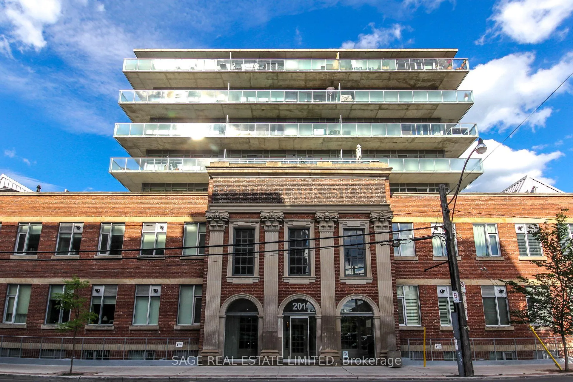 Front of Unit 411, 201 Carlaw Avenue