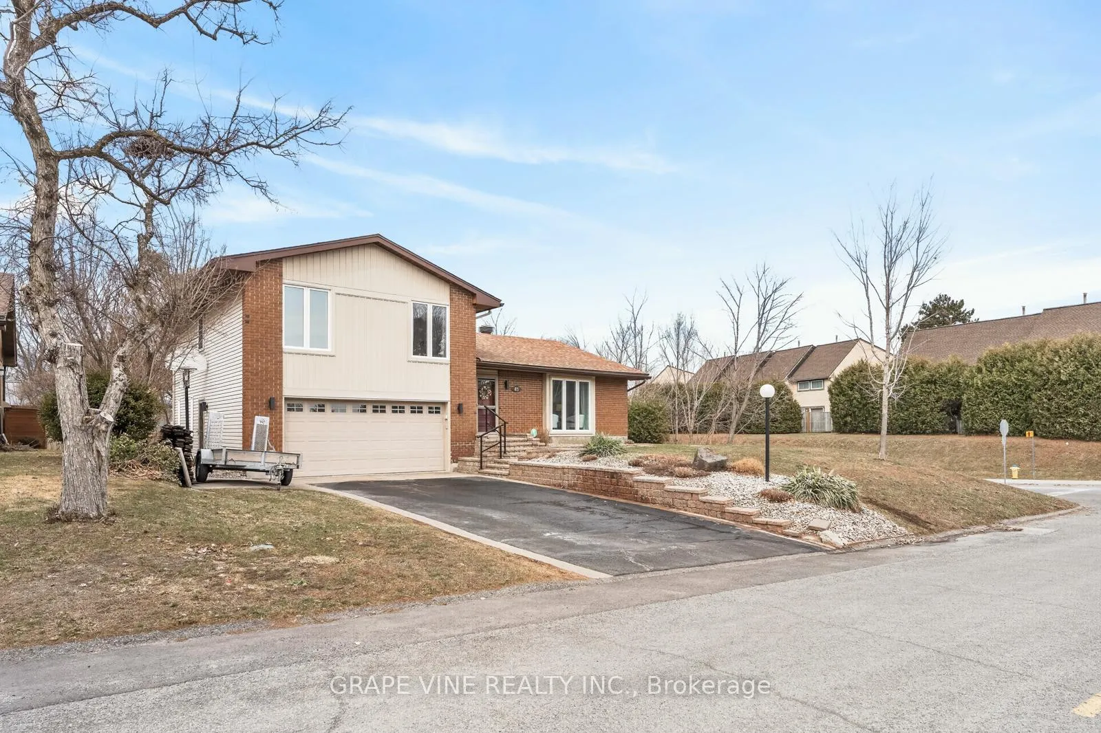 Photo 2 of 83 Nanook Crescent, Ottawa, Kanata - Katimavik — HOMEH