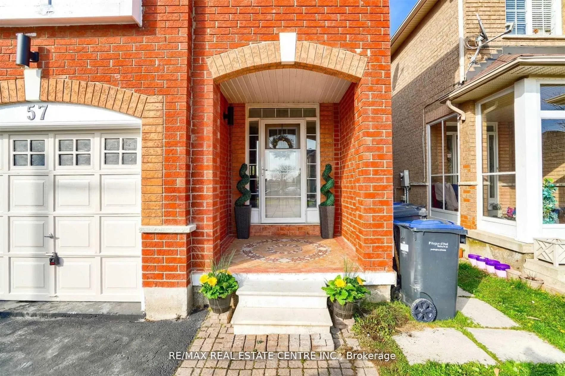 Photo 16 of 57 Woodhaven Drive, Brampton, Fletcher's Meadow — HOMEH