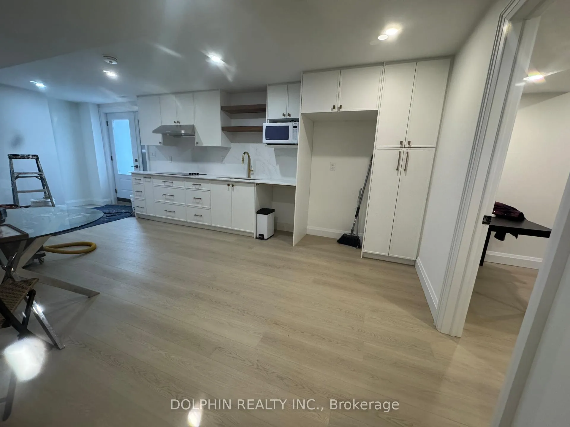 Photo 2 of Bsmt 40 Braeside Square, Markham, Unionville — HOMEH