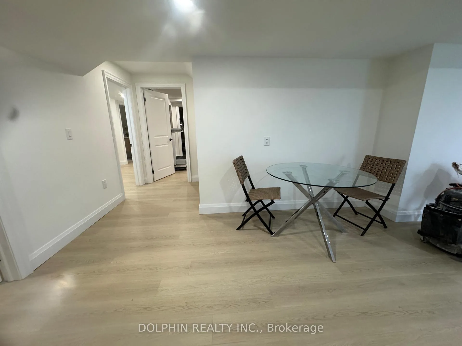 Photo 3 of Bsmt 40 Braeside Square, Markham, Unionville — HOMEH
