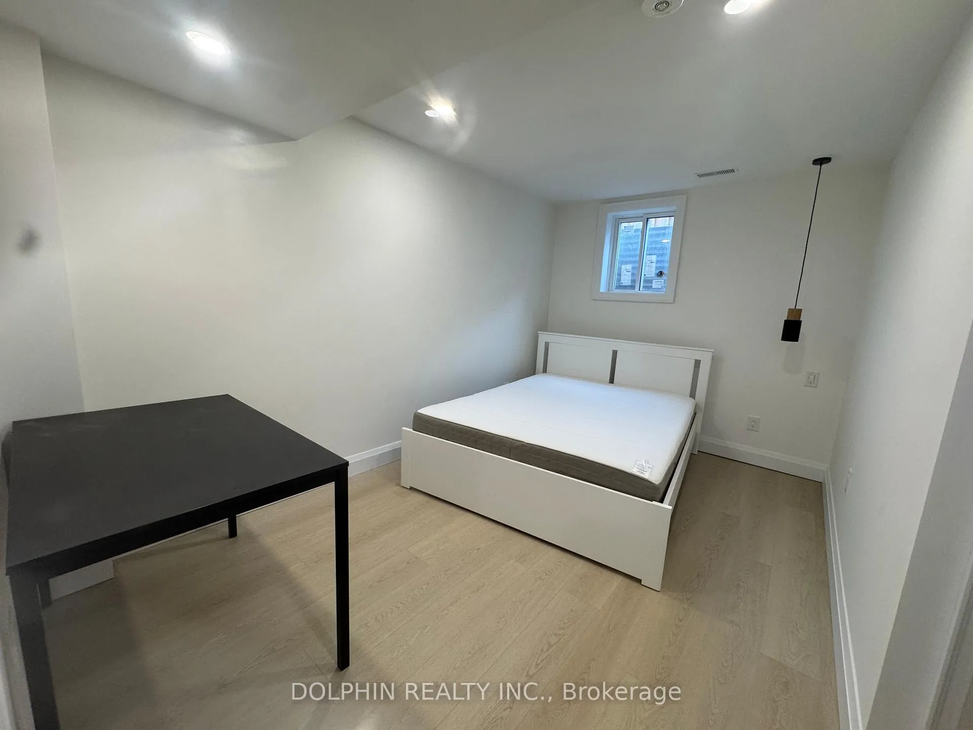 Photo 4 of Bsmt 40 Braeside Square, Markham, Unionville — HOMEH