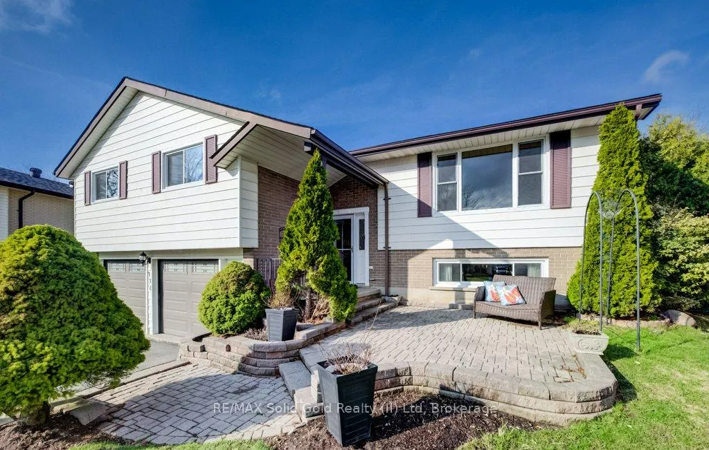 Photo 2 of 330 Daleview Place, Waterloo — HOMEH