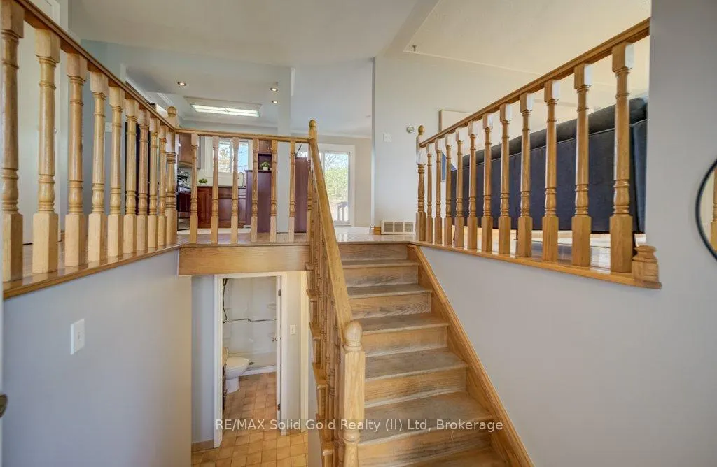 Photo 4 of 330 Daleview Place, Waterloo — HOMEH