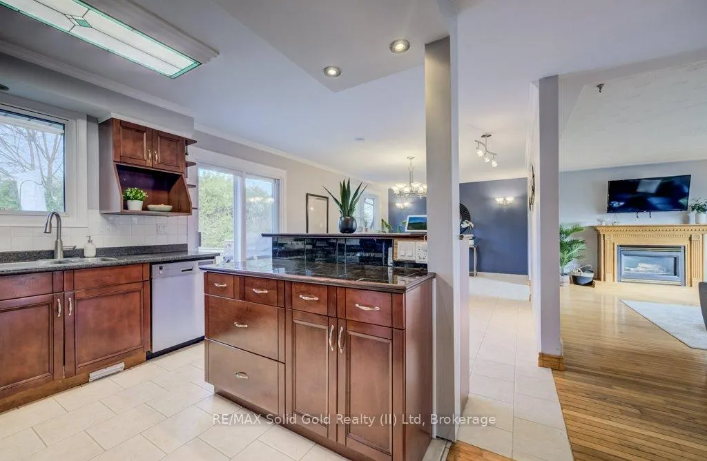 Photo 12 of 330 Daleview Place, Waterloo — HOMEH