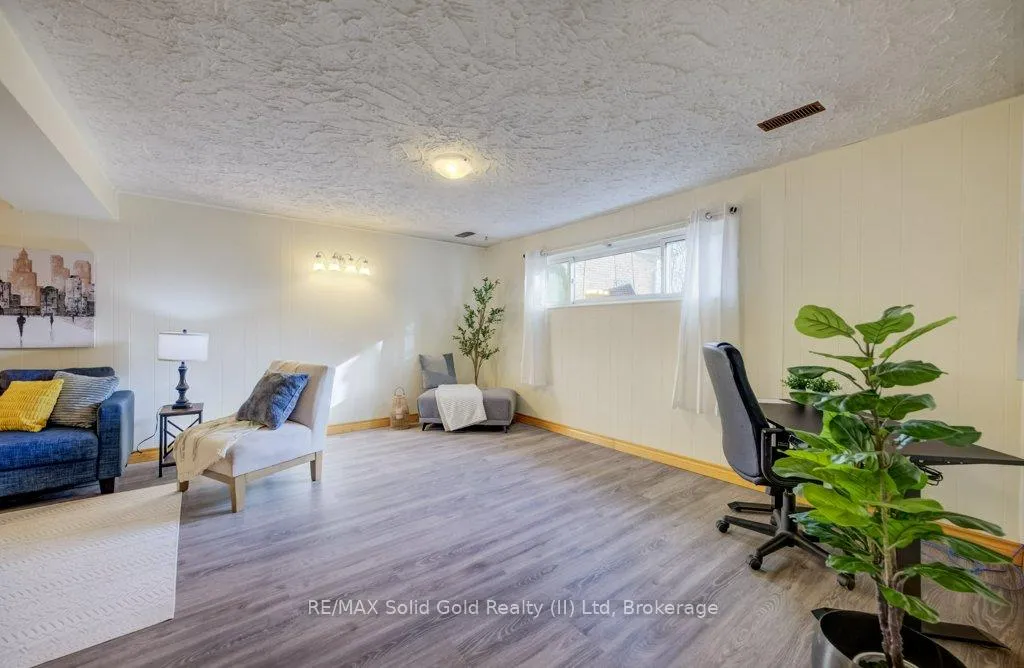 Photo 32 of 330 Daleview Place, Waterloo — HOMEH