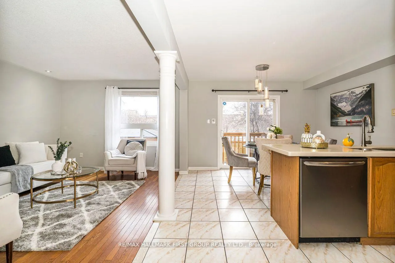 Photo 4 of 1636 Sarasota Crescent, Oshawa, Samac — HOMEH