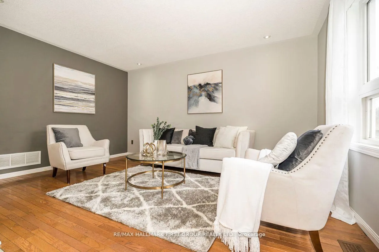 Photo 6 of 1636 Sarasota Crescent, Oshawa, Samac — HOMEH