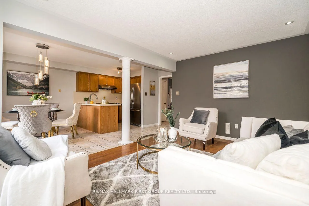 Photo 7 of 1636 Sarasota Crescent, Oshawa, Samac — HOMEH