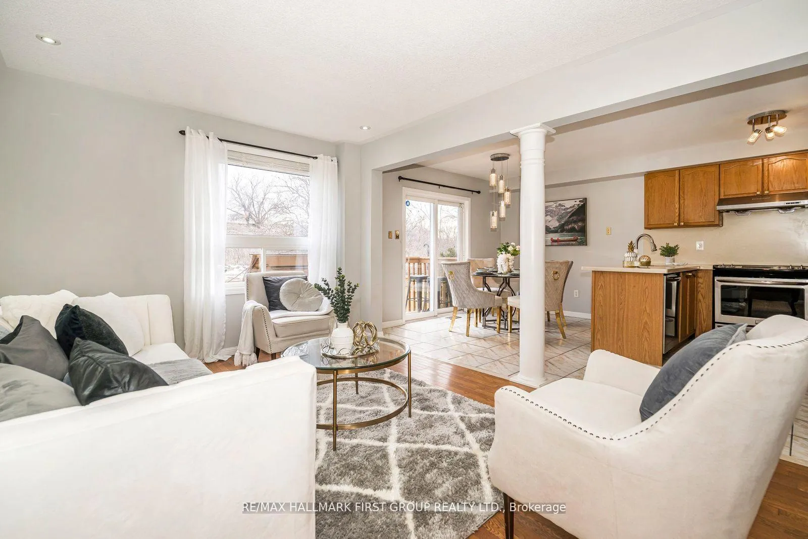 Photo 8 of 1636 Sarasota Crescent, Oshawa, Samac — HOMEH