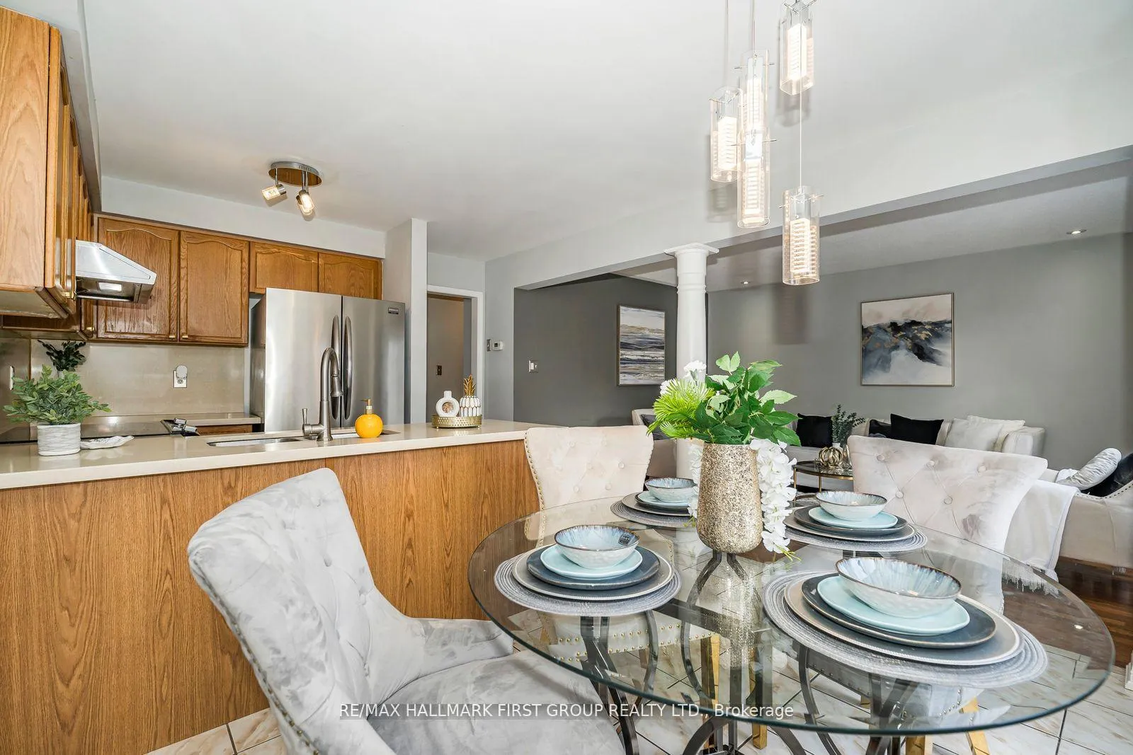 Photo 14 of 1636 Sarasota Crescent, Oshawa, Samac — HOMEH
