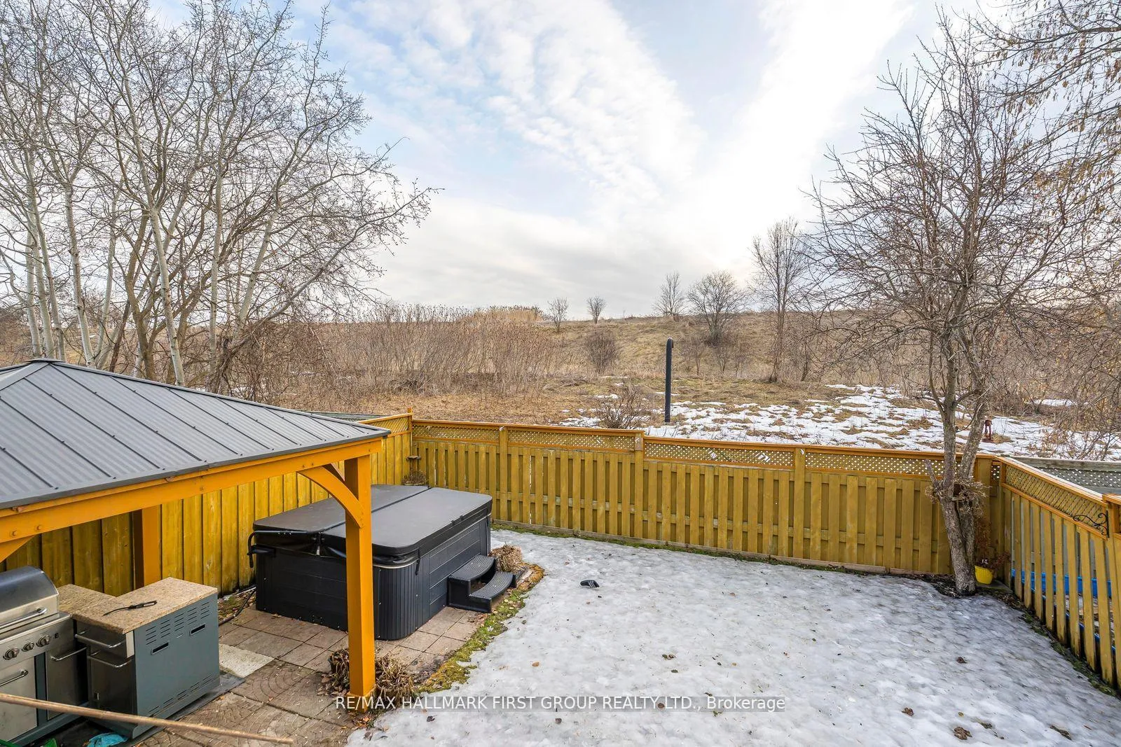 Photo 18 of 1636 Sarasota Crescent, Oshawa, Samac — HOMEH