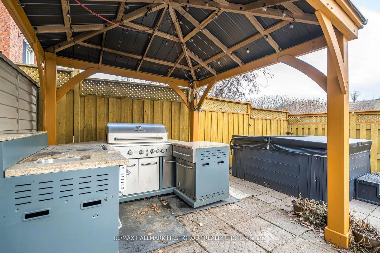 Photo 19 of 1636 Sarasota Crescent, Oshawa, Samac — HOMEH