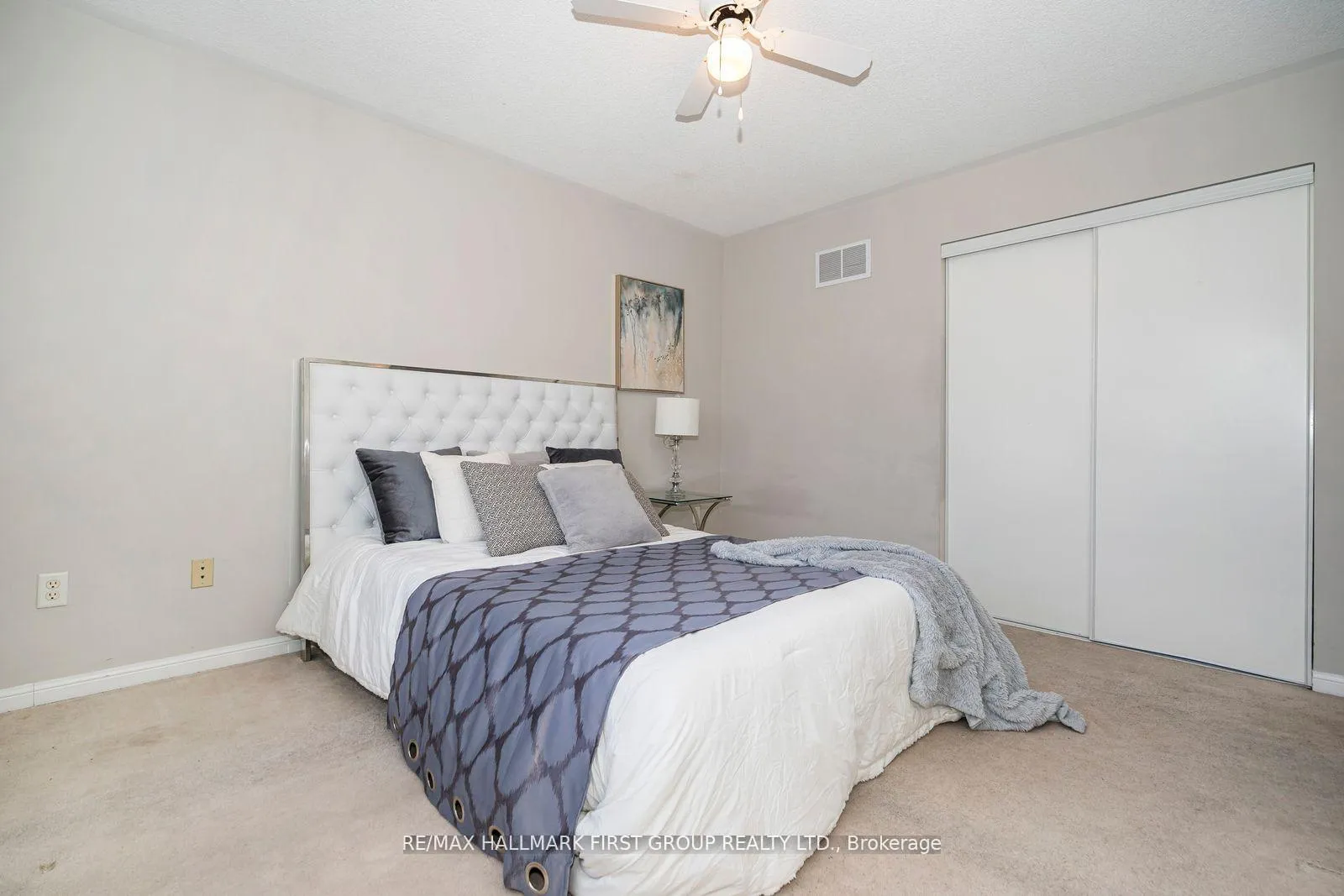 Photo 25 of 1636 Sarasota Crescent, Oshawa, Samac — HOMEH