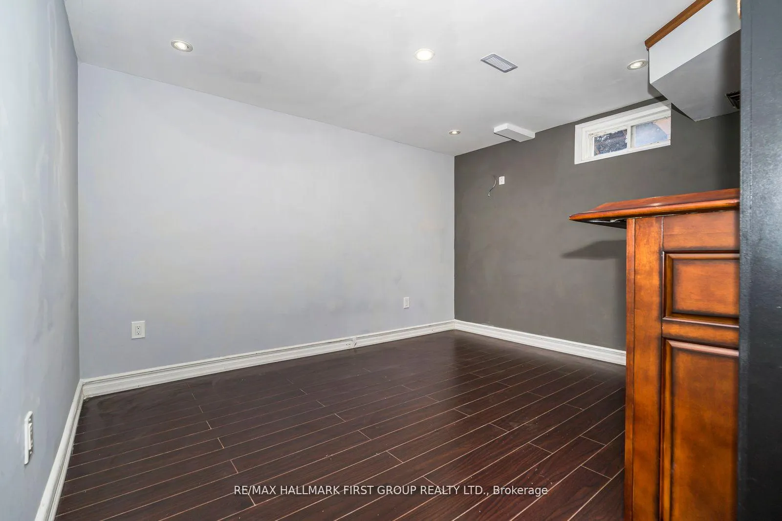 Photo 35 of 1636 Sarasota Crescent, Oshawa, Samac — HOMEH