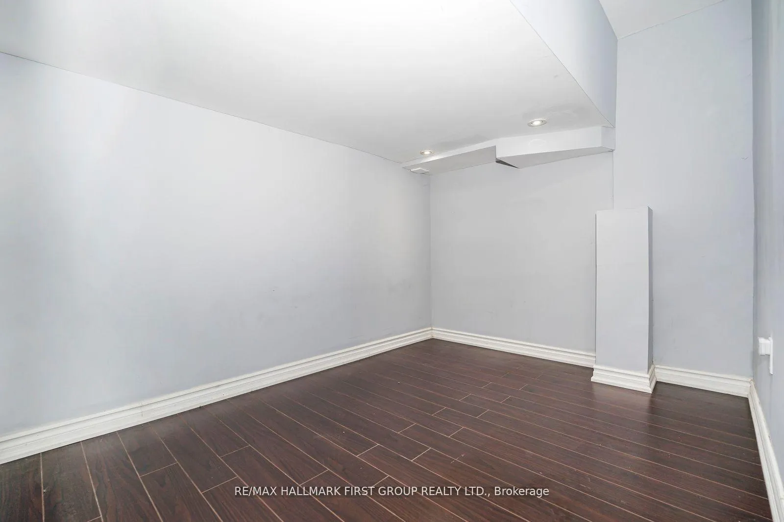 Photo 38 of 1636 Sarasota Crescent, Oshawa, Samac — HOMEH
