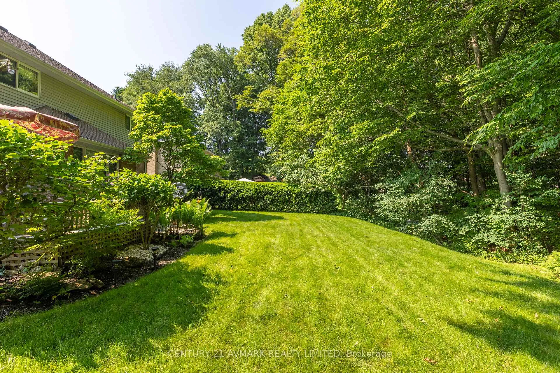 Photo 4 of 5 Milburn Drive, Pelham, Fonthill — HOMEH