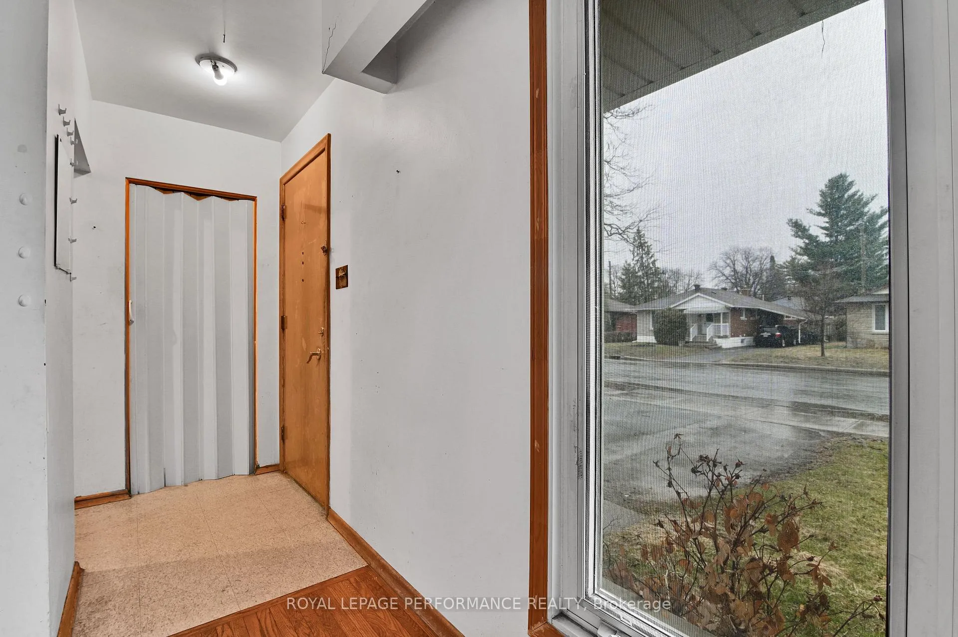 Photo 2 of 759 Pleasant Park Road, Ottawa, Elmvale Acres — HOMEH