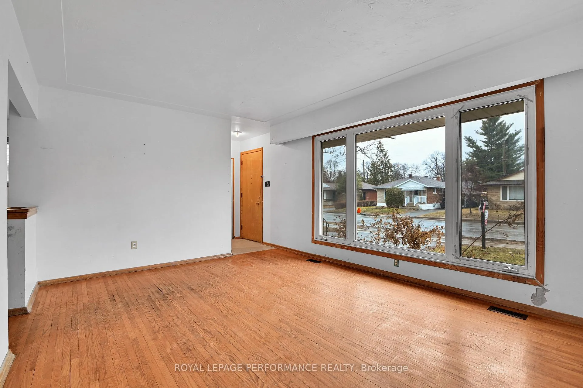 Photo 5 of 759 Pleasant Park Road, Ottawa, Elmvale Acres — HOMEH