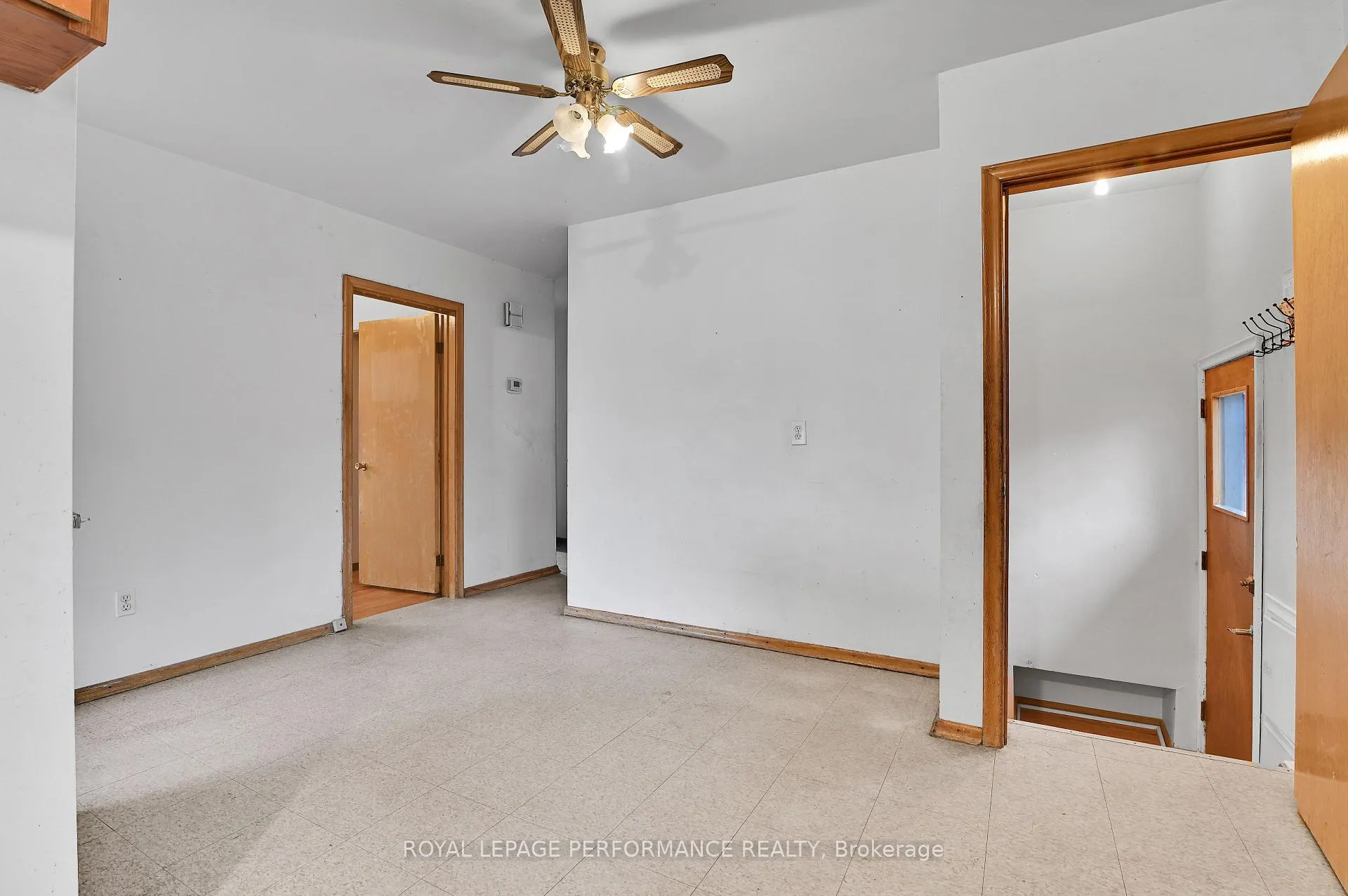 Photo 8 of 759 Pleasant Park Road, Ottawa, Elmvale Acres — HOMEH