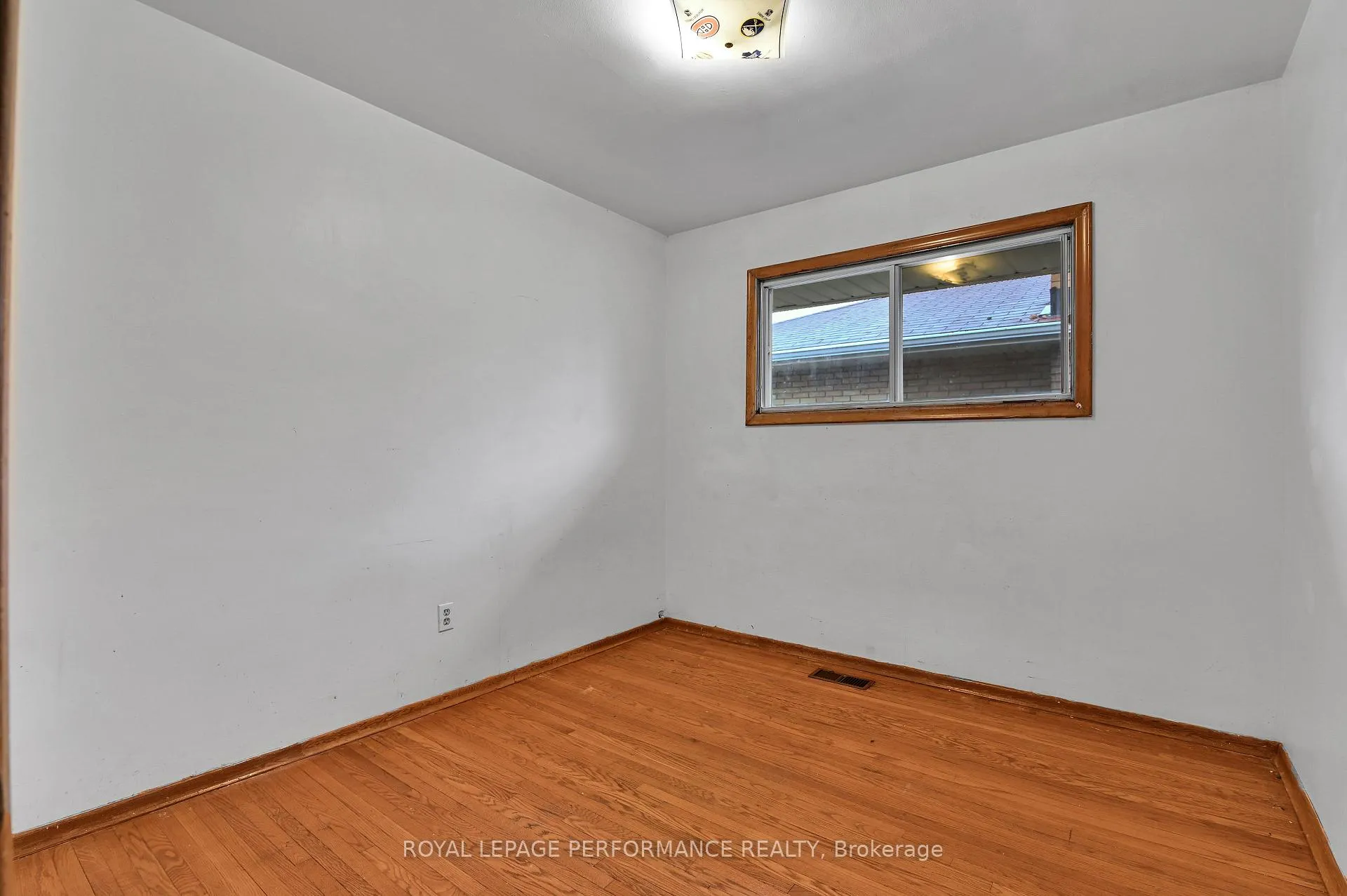 Photo 10 of 759 Pleasant Park Road, Ottawa, Elmvale Acres — HOMEH