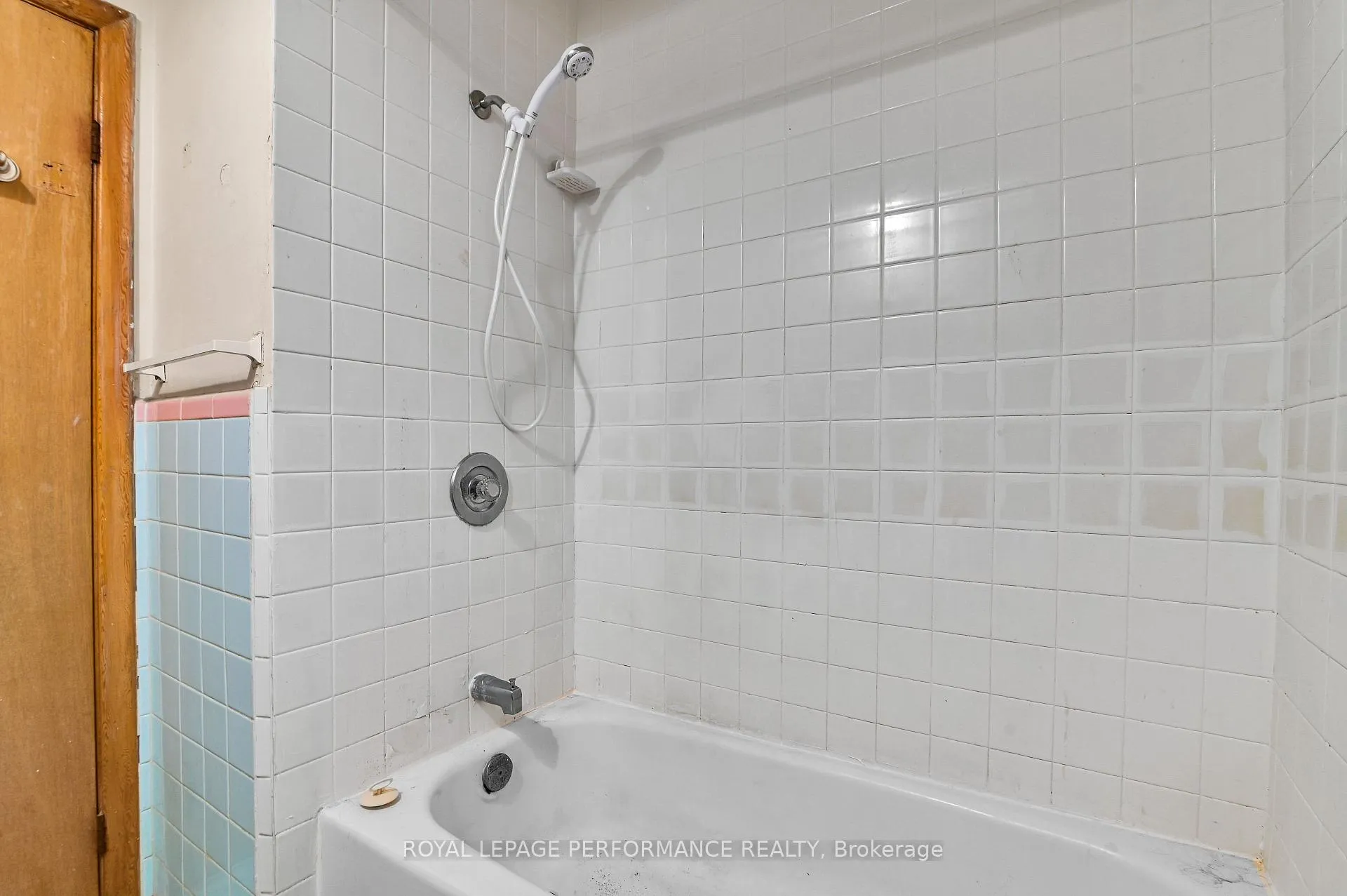 Photo 16 of 759 Pleasant Park Road, Ottawa, Elmvale Acres — HOMEH