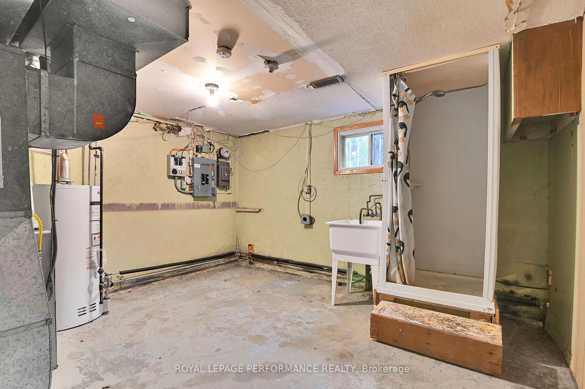 Photo 18 of 759 Pleasant Park Road, Ottawa, Elmvale Acres — HOMEH