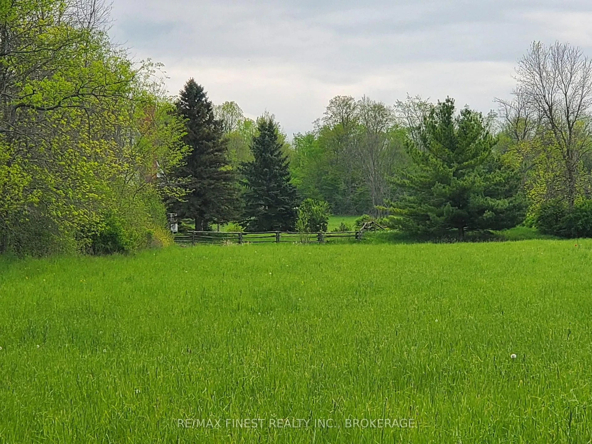 Photo 2 of 4677 Petworth Road, Frontenac, Frontenac South — HOMEH