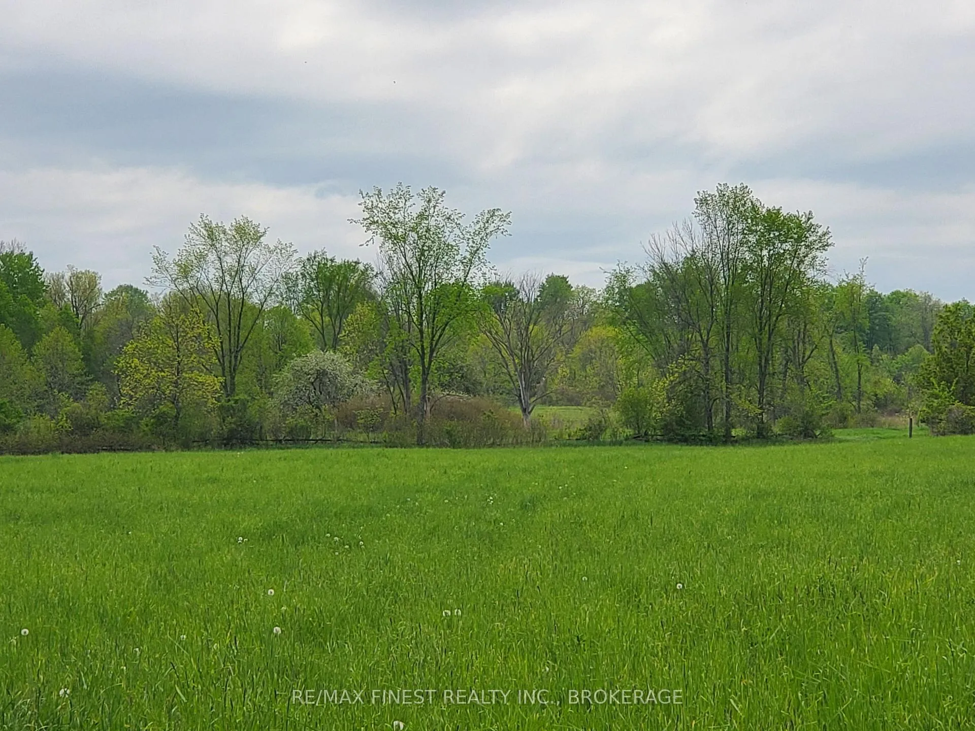 Photo 3 of 4677 Petworth Road, Frontenac, Frontenac South — HOMEH