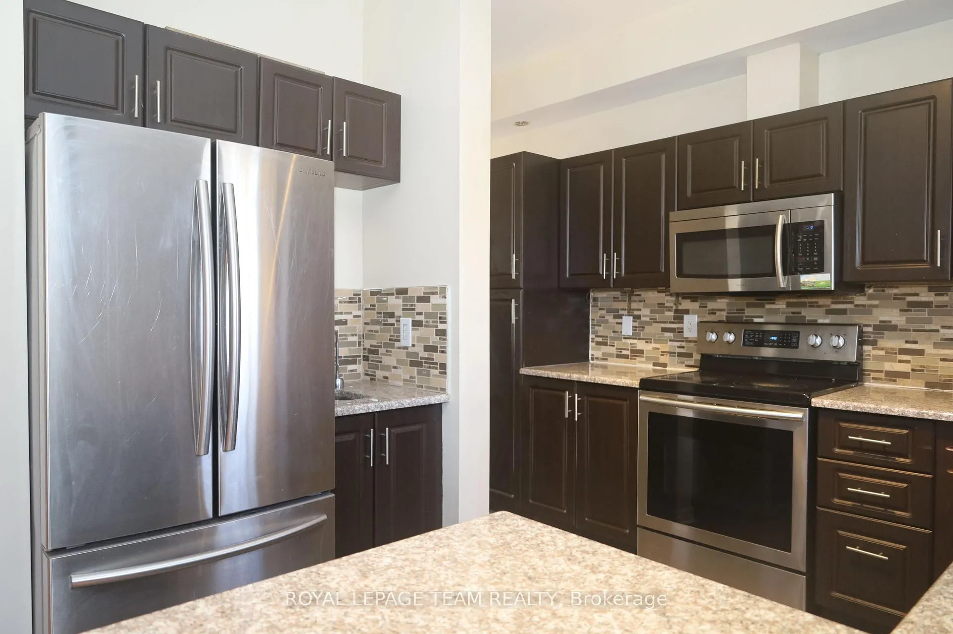 Photo 7 of 2194 Niagara Drive S, Ottawa, Applewood Acres — HOMEH