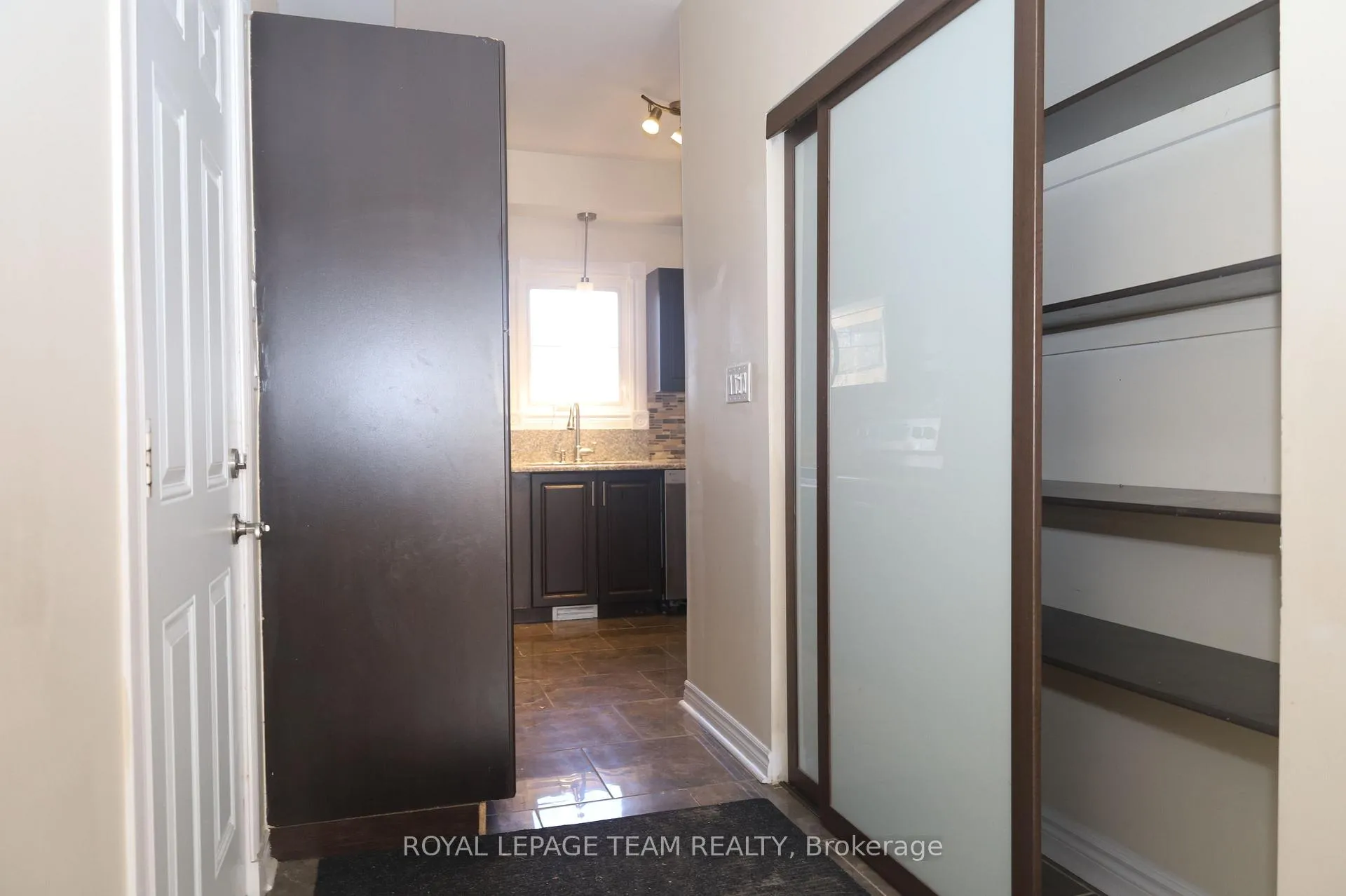 Photo 10 of 2194 Niagara Drive S, Ottawa, Applewood Acres — HOMEH