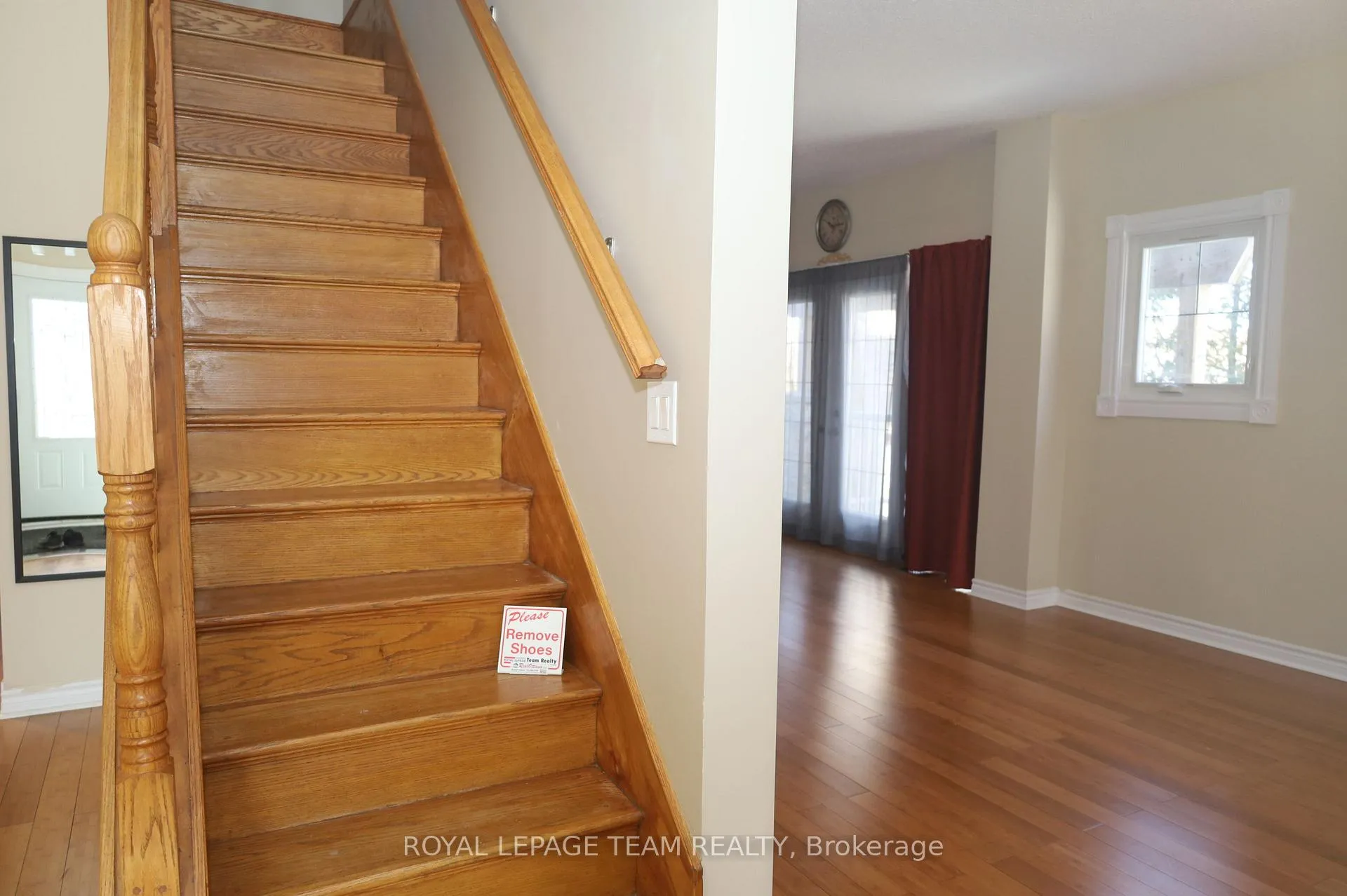 Photo 11 of 2194 Niagara Drive S, Ottawa, Applewood Acres — HOMEH