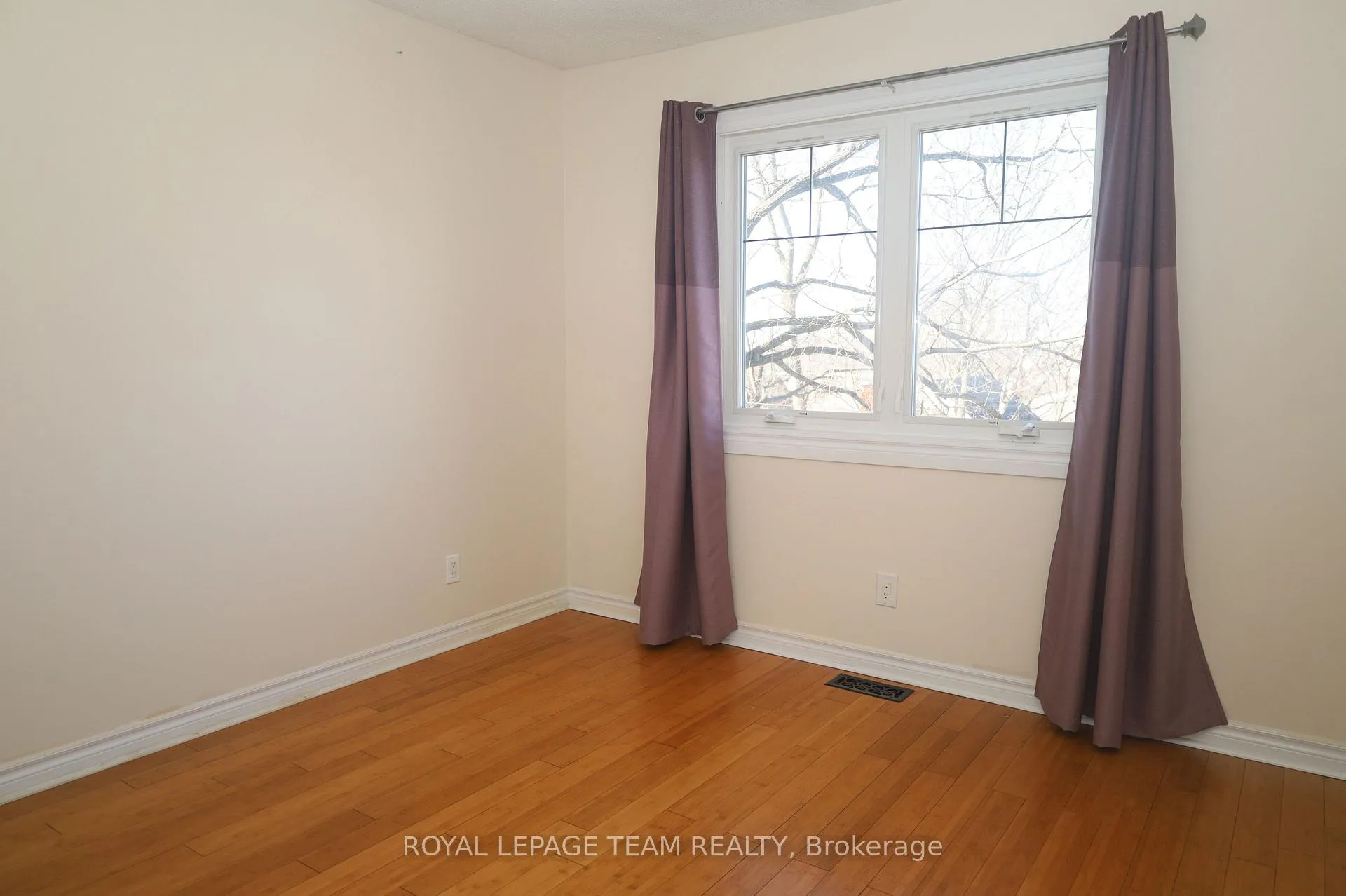 Photo 16 of 2194 Niagara Drive S, Ottawa, Applewood Acres — HOMEH