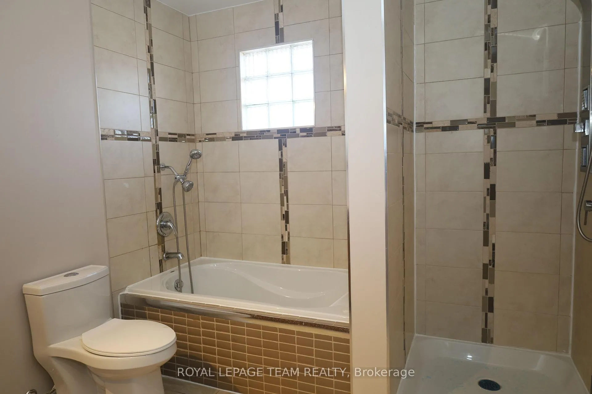 Photo 23 of 2194 Niagara Drive S, Ottawa, Applewood Acres — HOMEH
