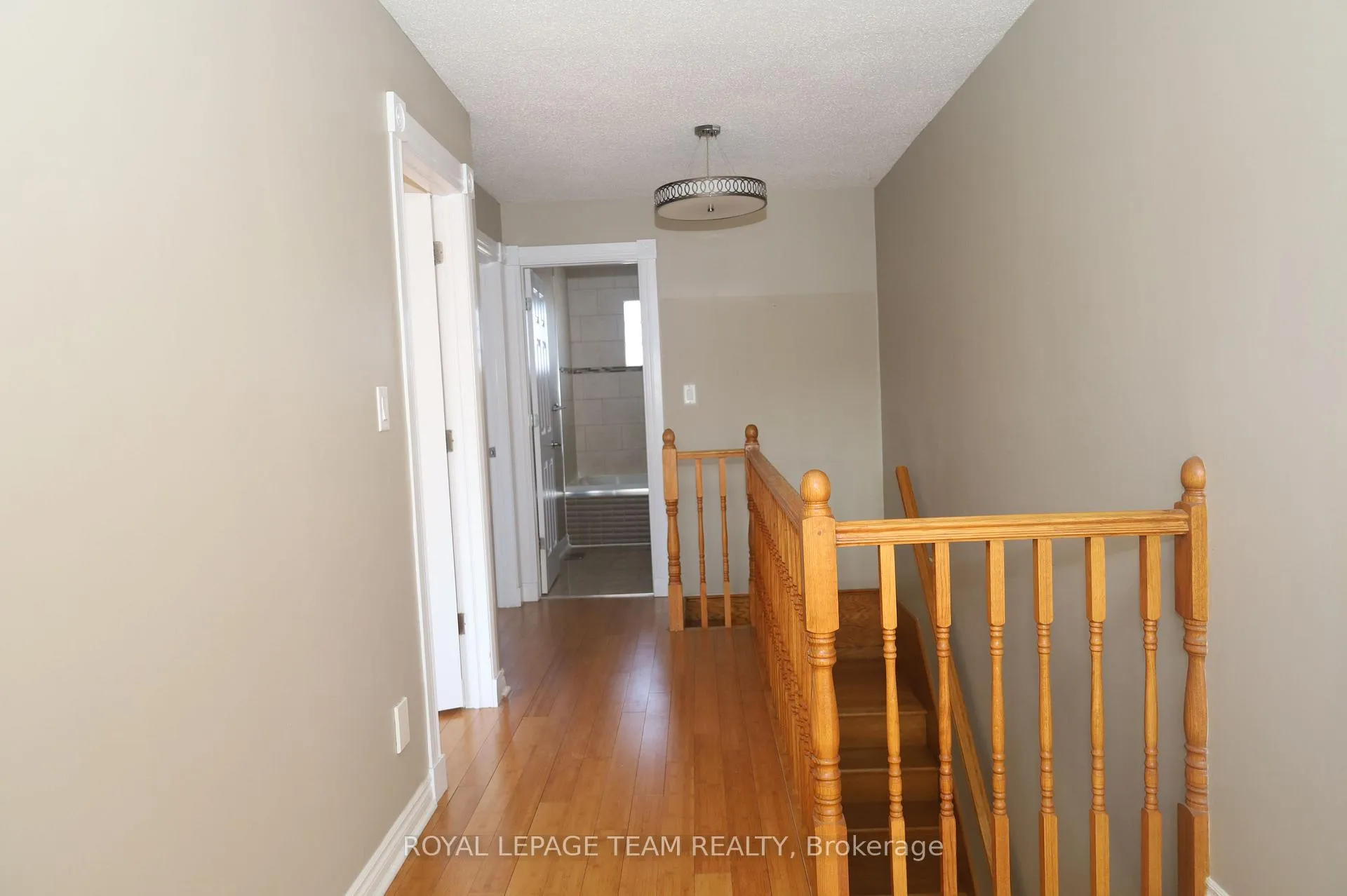 Photo 25 of 2194 Niagara Drive S, Ottawa, Applewood Acres — HOMEH