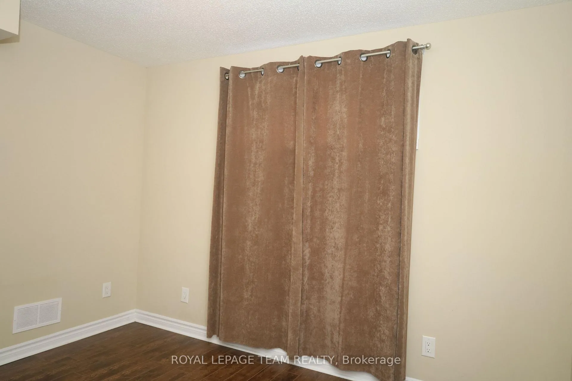 Photo 31 of 2194 Niagara Drive S, Ottawa, Applewood Acres — HOMEH