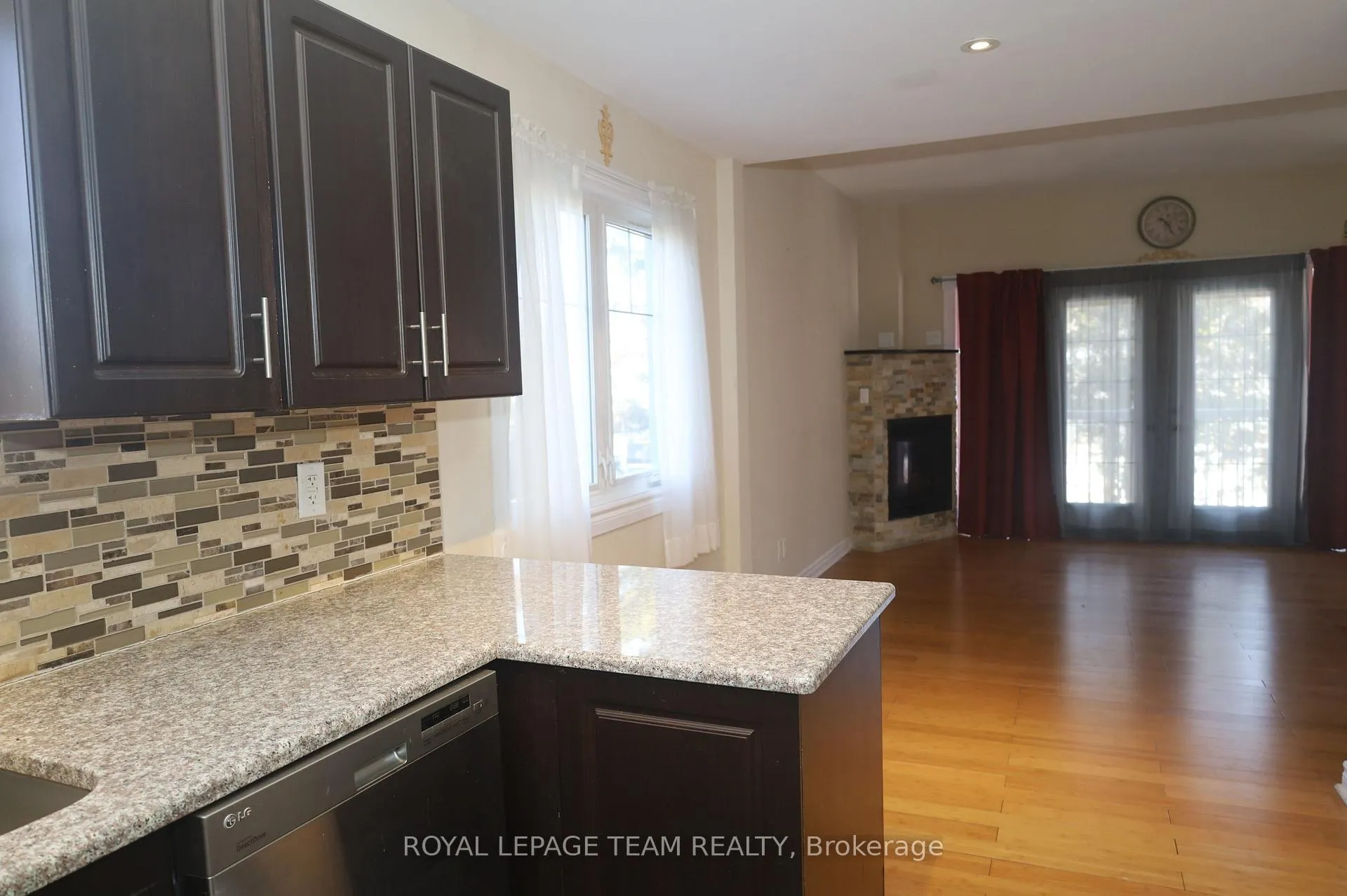 Photo 38 of 2194 Niagara Drive S, Ottawa, Applewood Acres — HOMEH