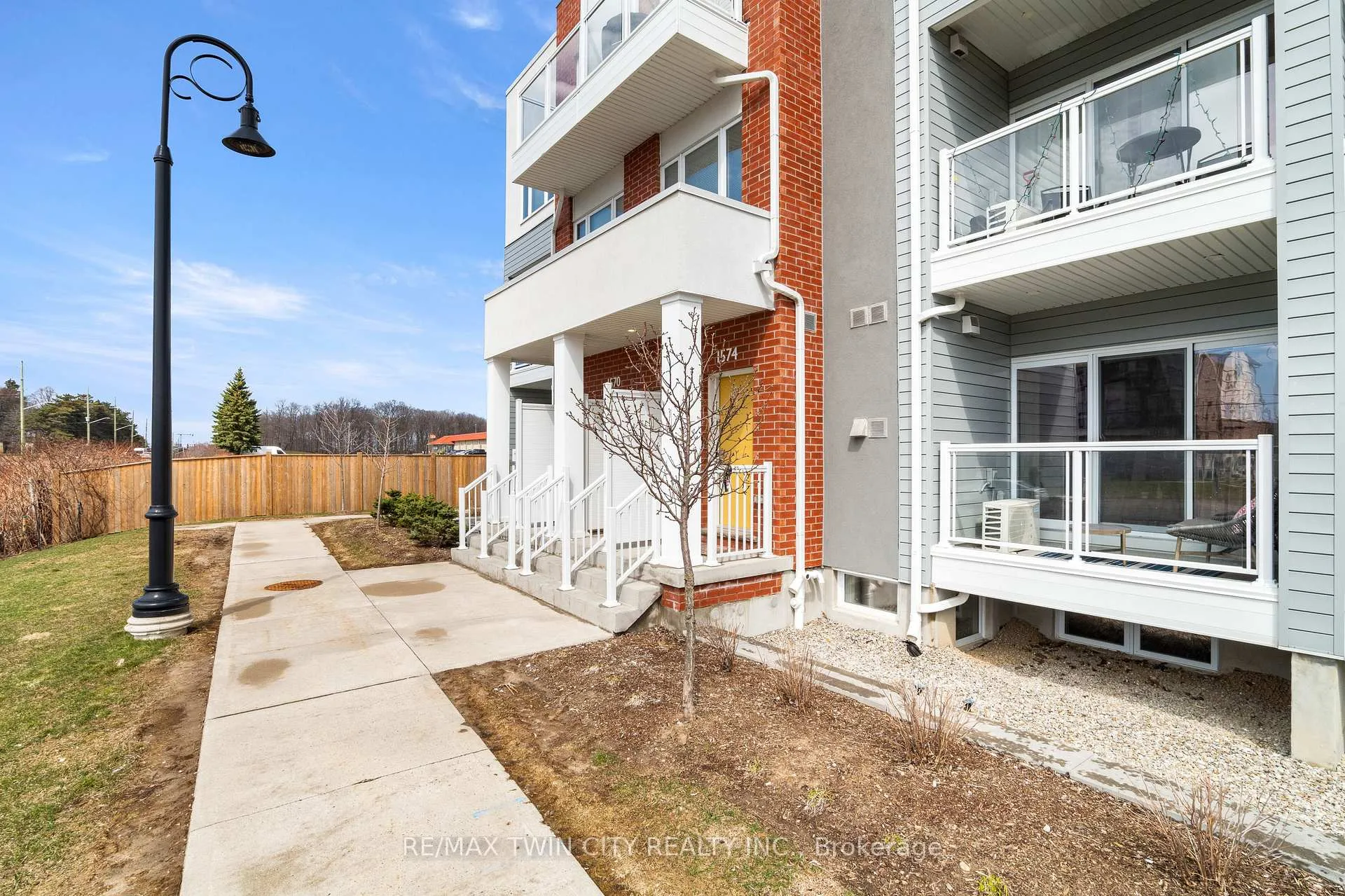 Photo 2 of 1574 Fischer Hallman Road, Kitchener — HOMEH