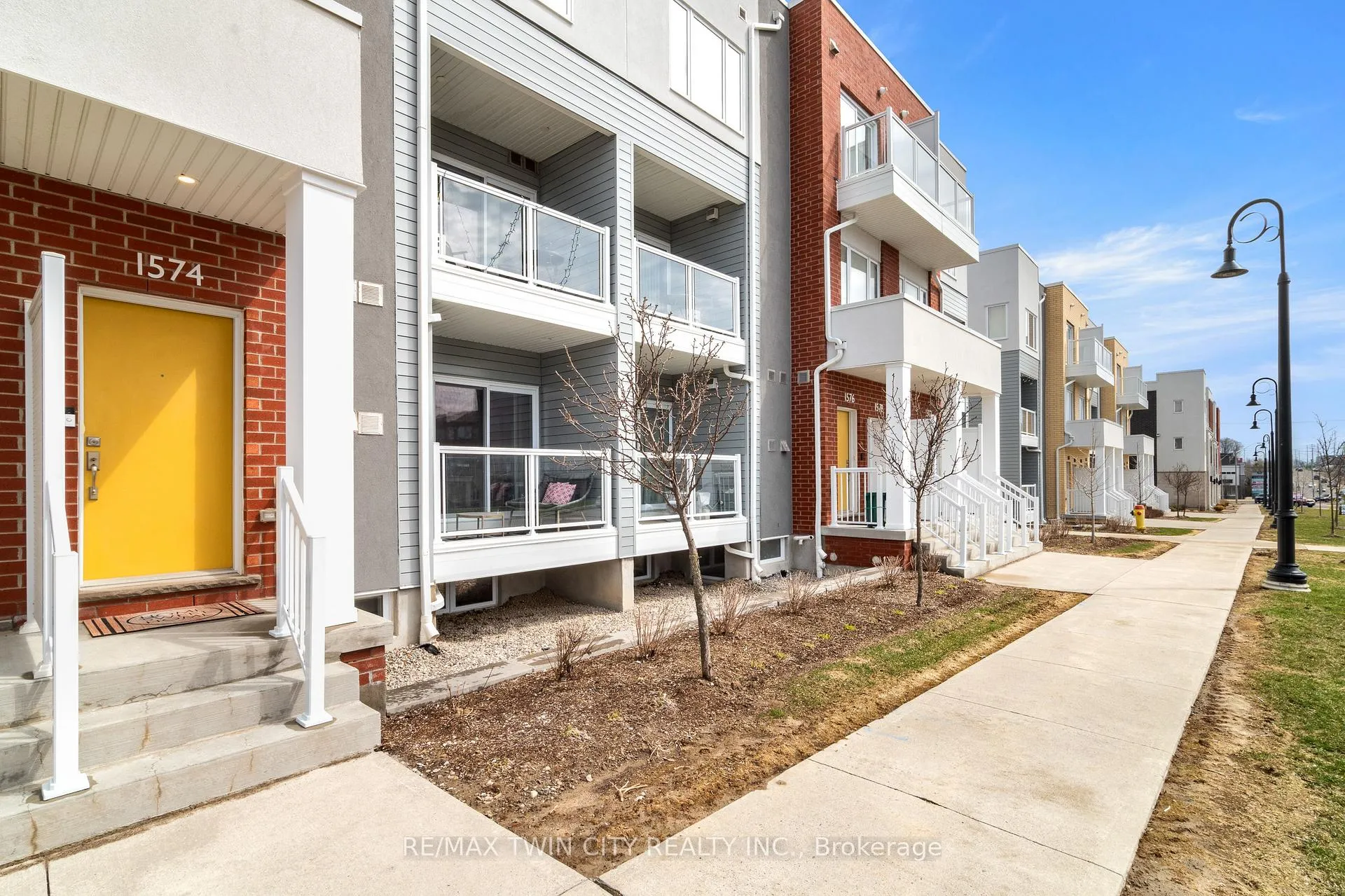 Photo 3 of 1574 Fischer Hallman Road, Kitchener — HOMEH