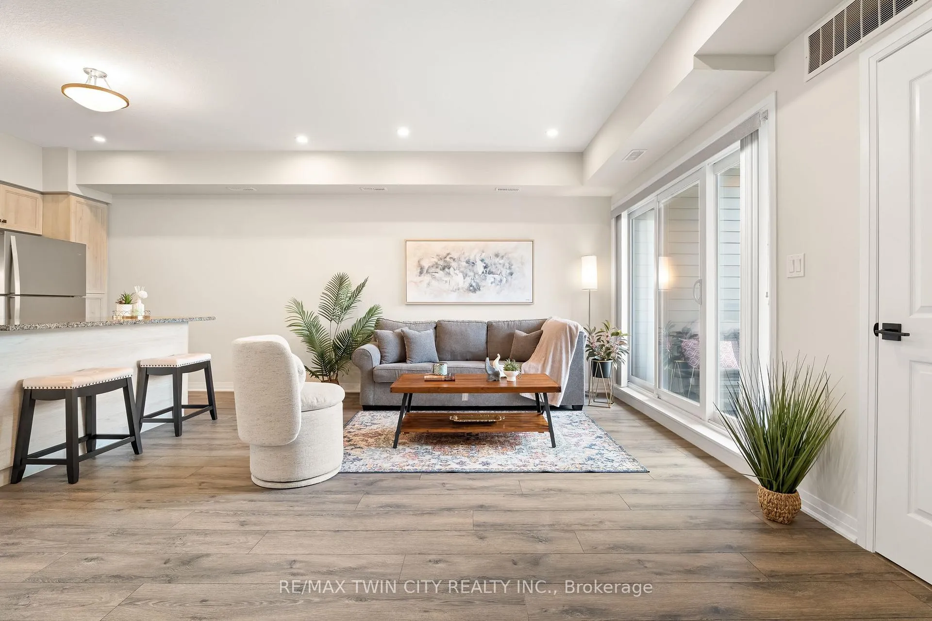 Photo 10 of 1574 Fischer Hallman Road, Kitchener — HOMEH