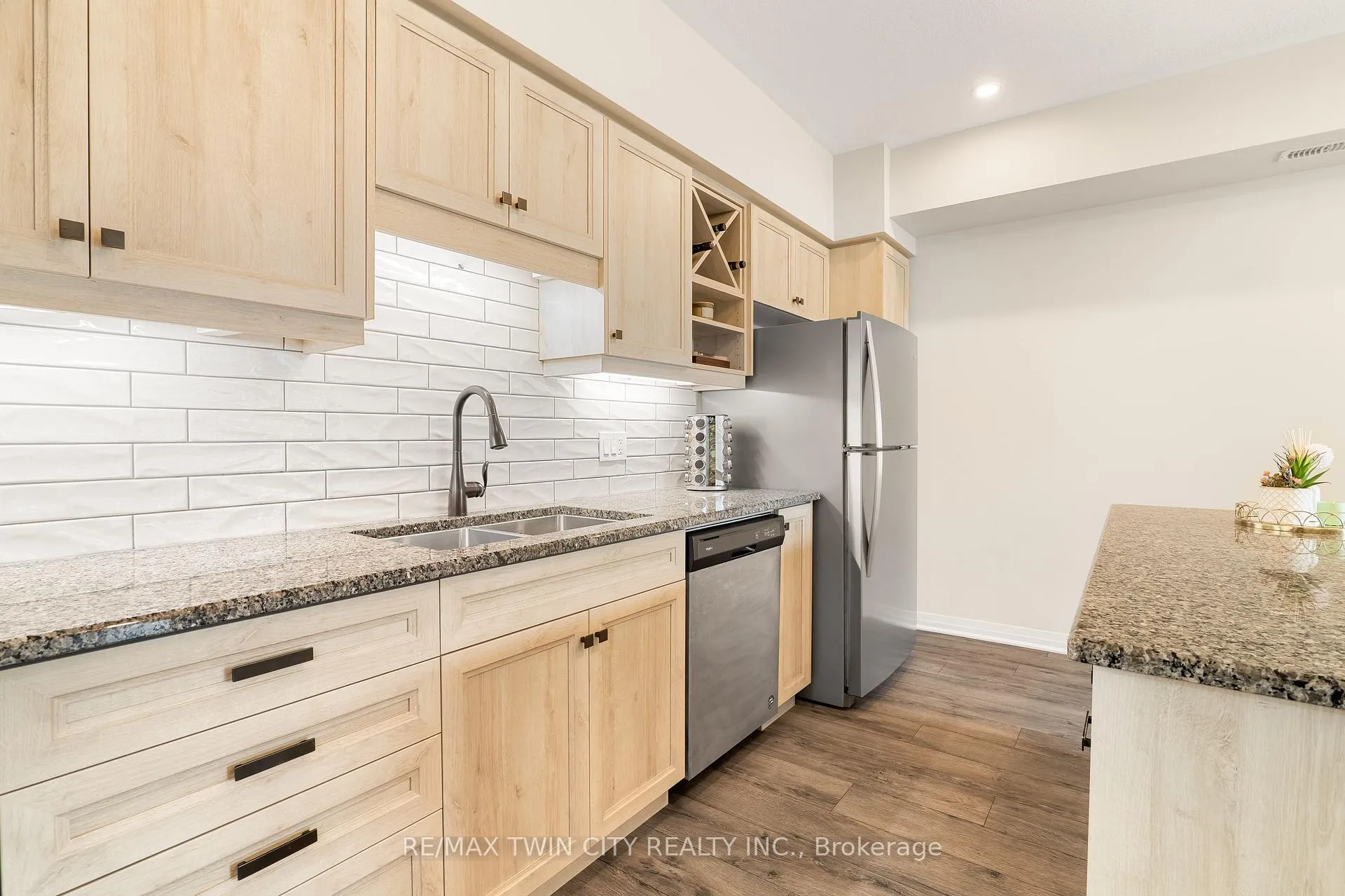 Photo 23 of 1574 Fischer Hallman Road, Kitchener — HOMEH
