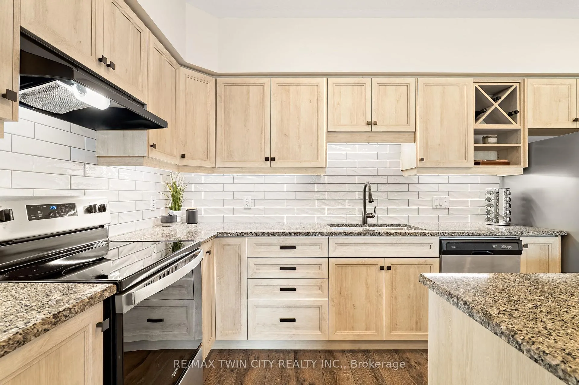 Photo 24 of 1574 Fischer Hallman Road, Kitchener — HOMEH