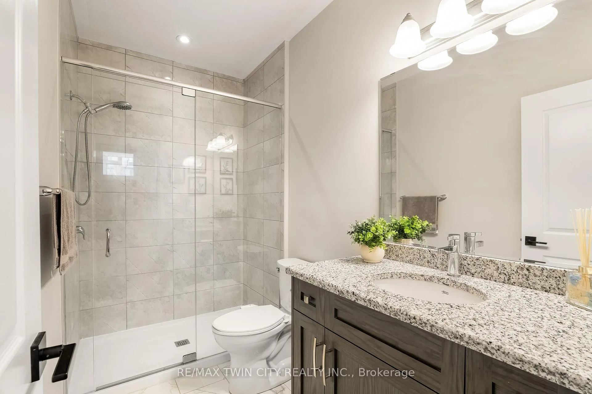 Photo 31 of 1574 Fischer Hallman Road, Kitchener — HOMEH