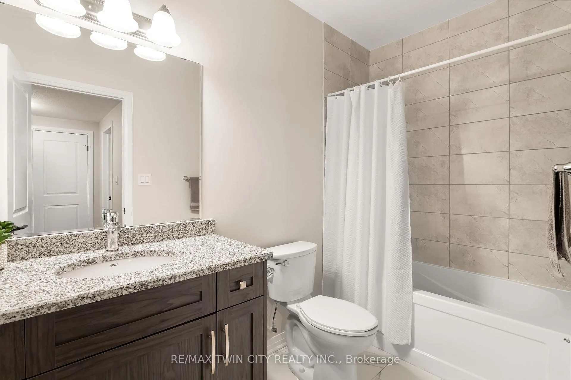 Photo 37 of 1574 Fischer Hallman Road, Kitchener — HOMEH
