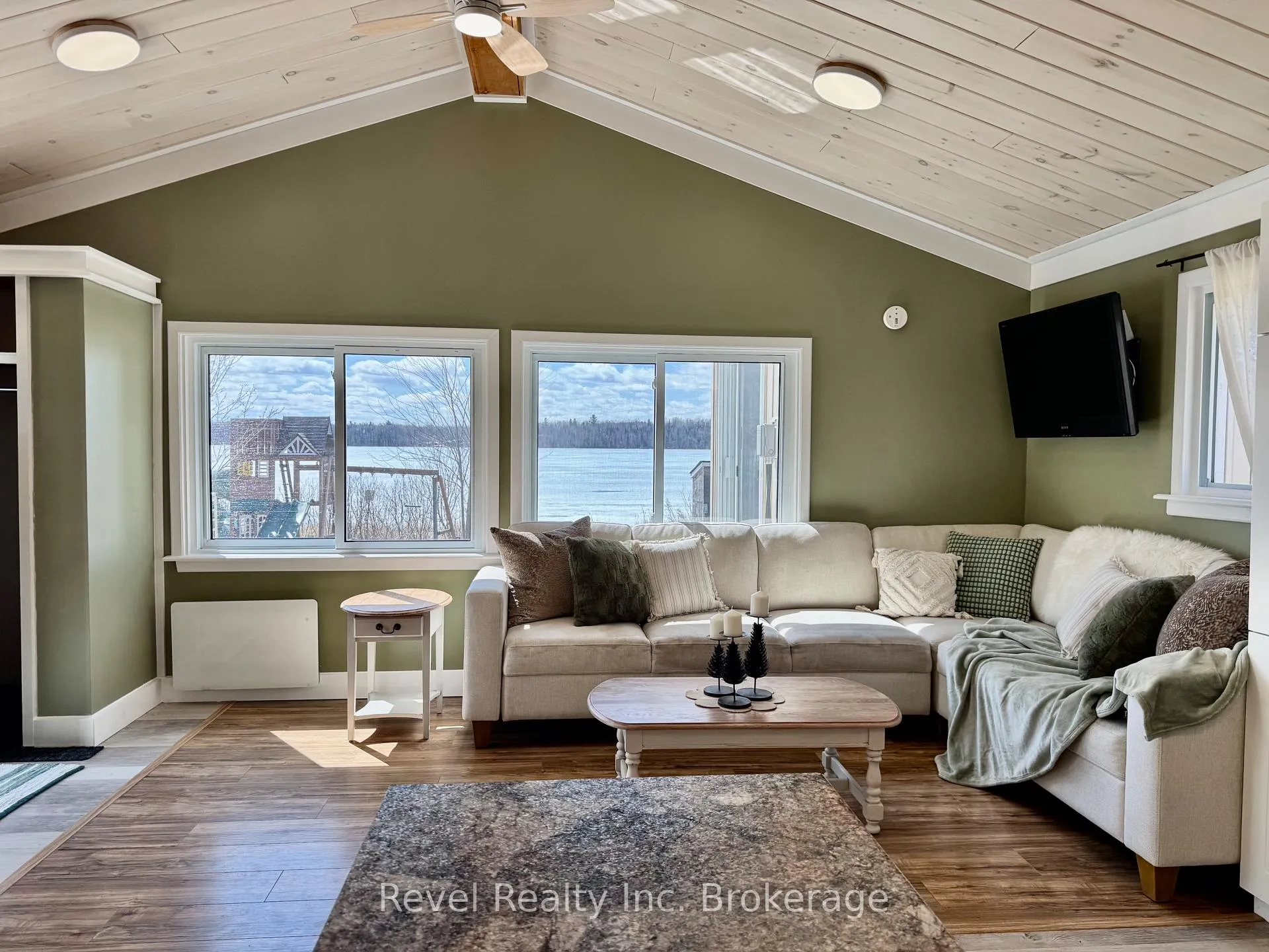 Photo 8 of 286 Mallard Haven Road, Chisholm — HOMEH