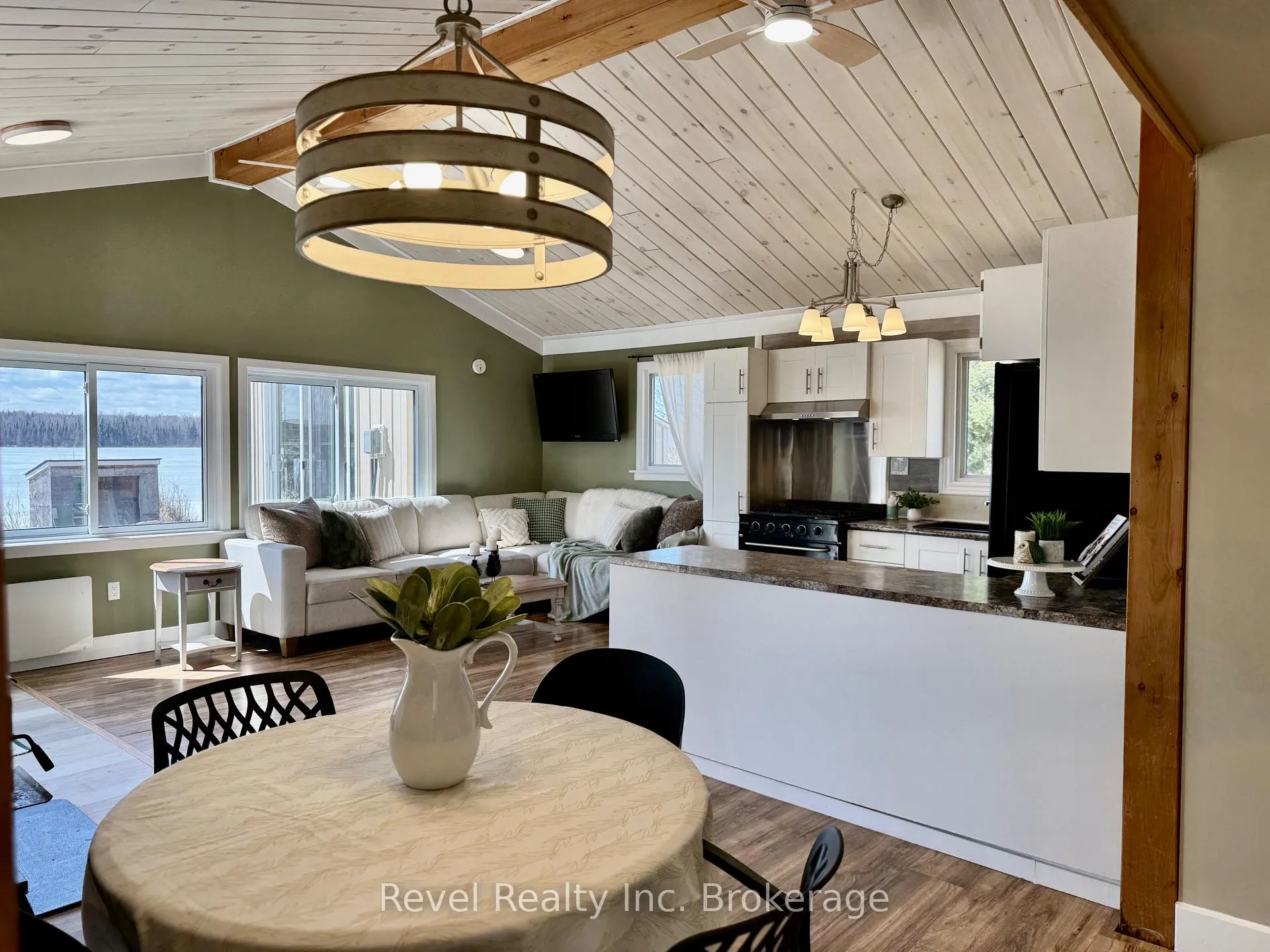 Photo 14 of 286 Mallard Haven Road, Chisholm — HOMEH