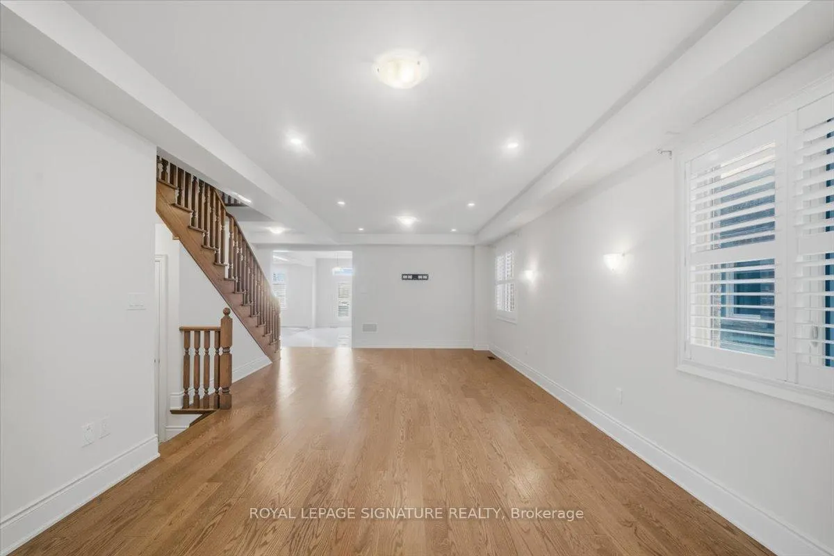 Photo 5 of 81 Attwater Drive, Cambridge — HOMEH
